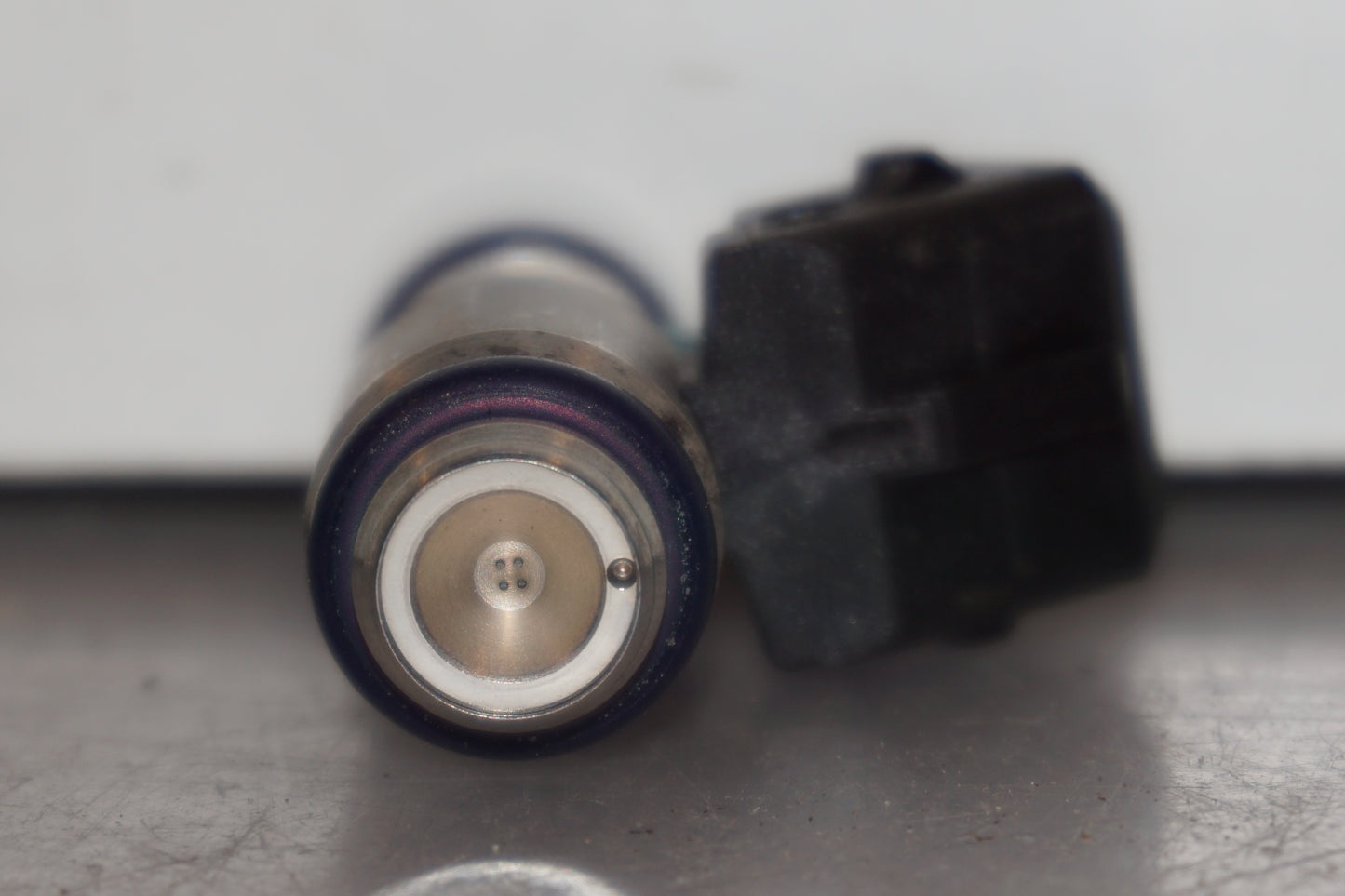 Snett nerifrån på Spridare från en Aprilia RSV 1000 -2010 motorcykel.