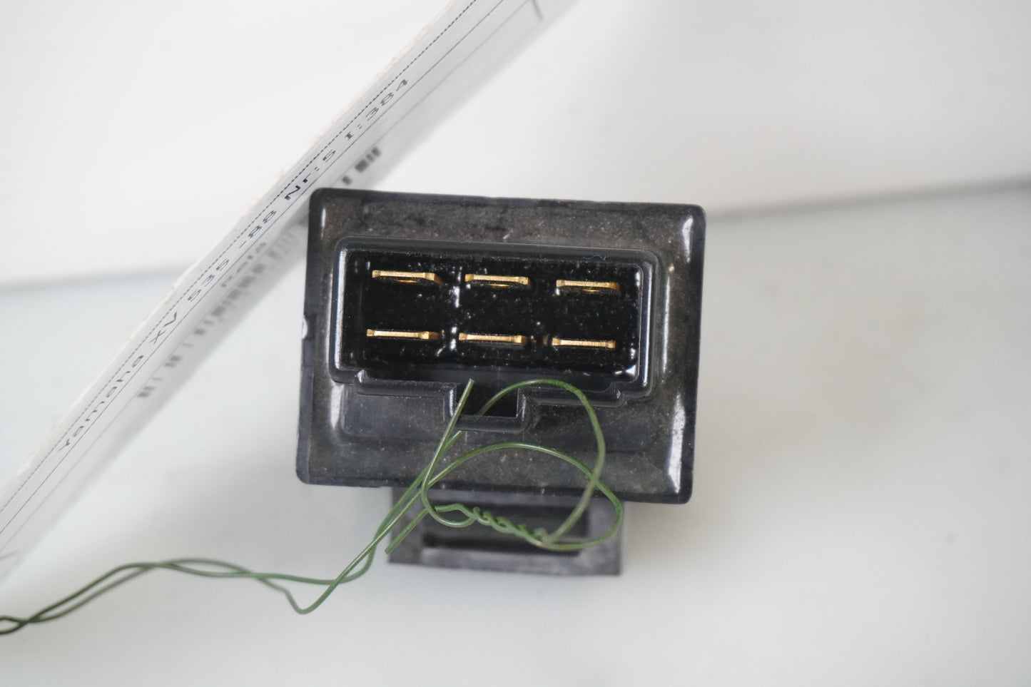 Höger sida på Relä från en Yamaha XV 535 -1988 motorcykel.