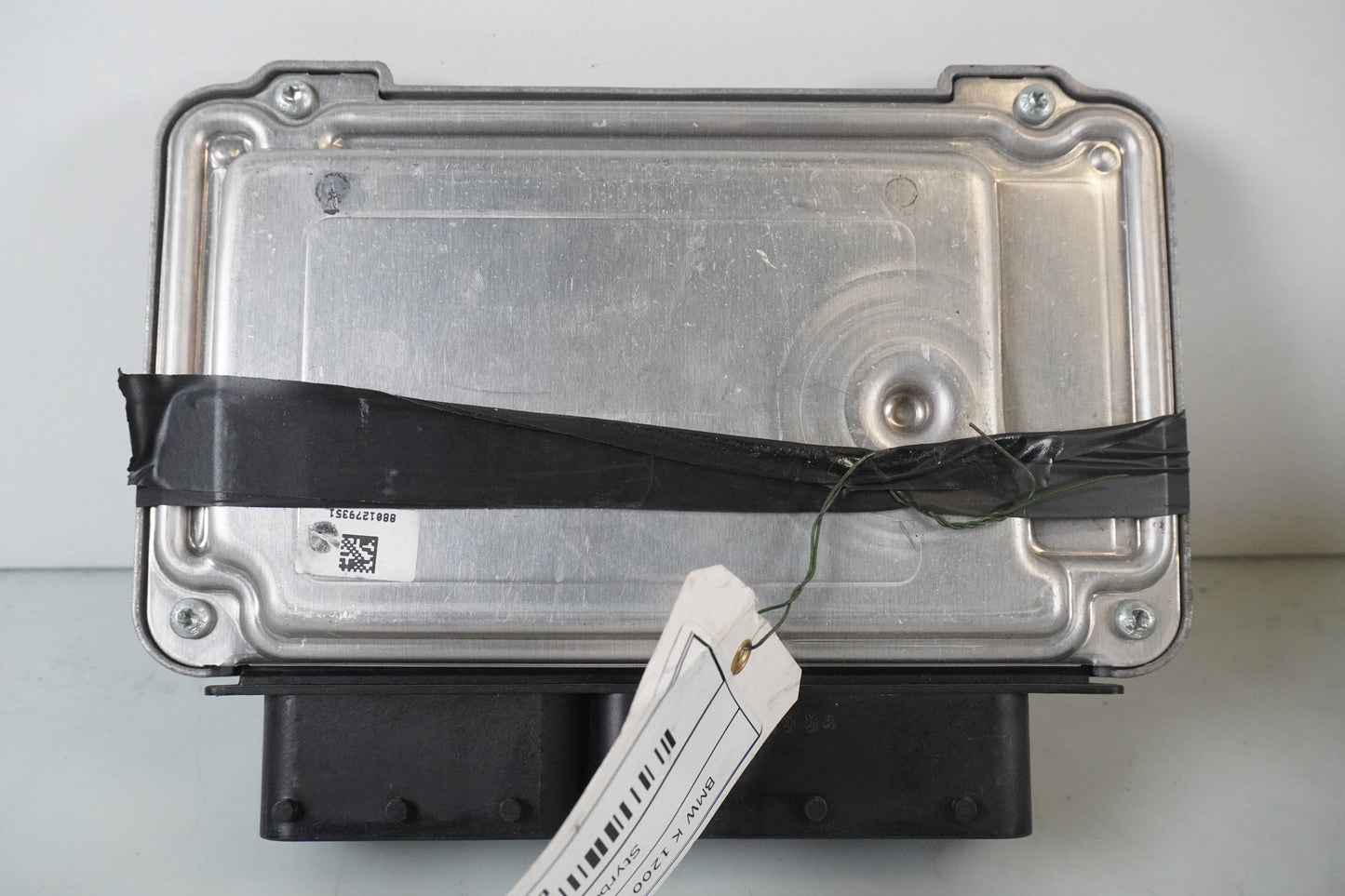 Höger sida på Styrbox Motronic från en BMW K 1200 R Sport -2007 motorcykel.