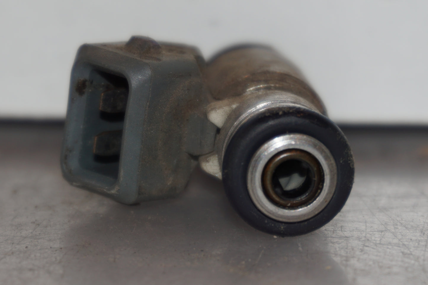 Snett nerifrÄn pÄ Spridare frÄn en Aprilia RSV 1000 -2010 motorcykel.