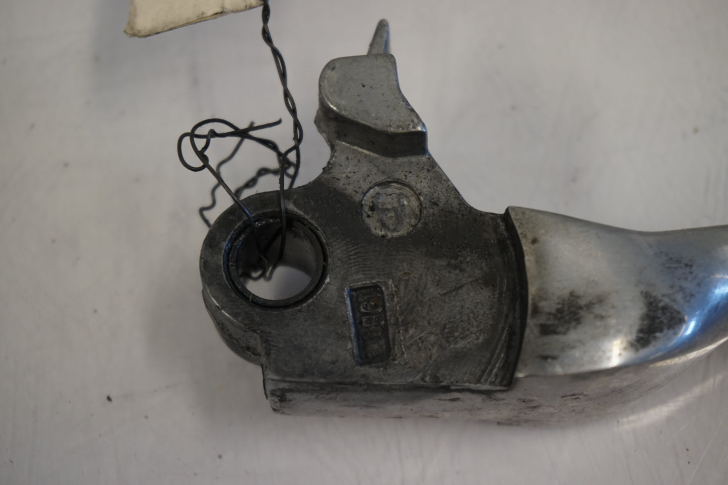 Extrabild1 på Bromsgrepp från en H-D Dyna Street Bob FXDB/I -2013 motorcykel.