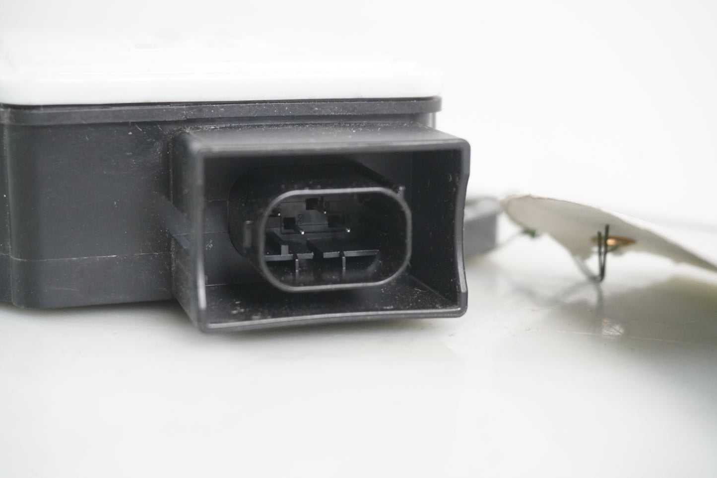 Höger sida på DTC antispinn från en BMW S 1000 RR -2011 motorcykel.