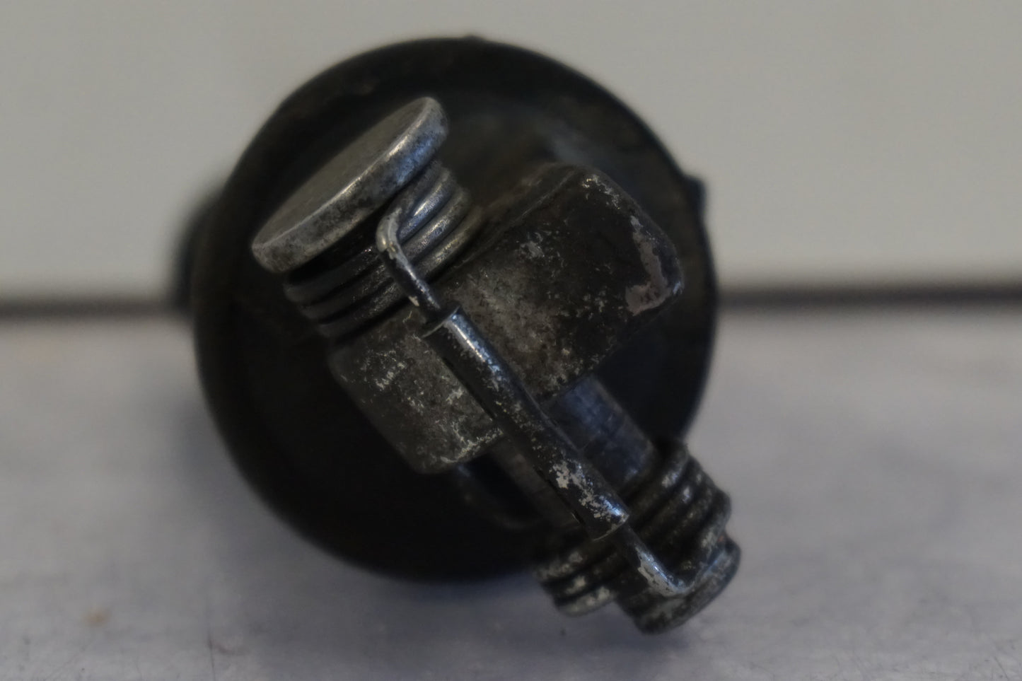 Snett uppifrån på Fotpinne från en Buell X1 Lightning -2002 motorcykel.