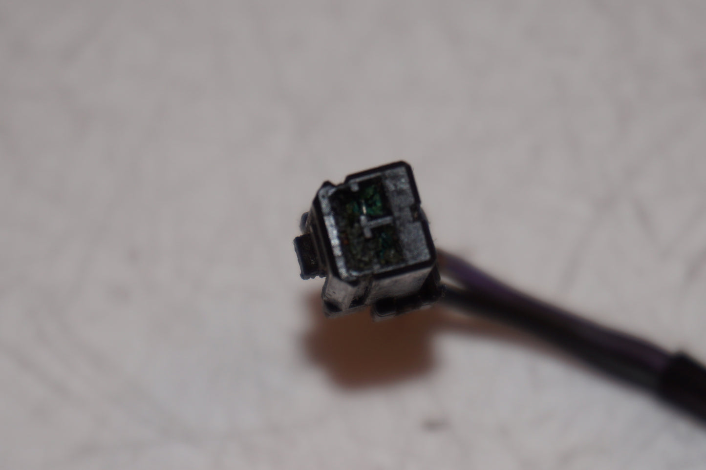 Snett nerifrån på Blinkers från en H-D Softail Night Train EFI FXSTBI -2006 motorcykel.