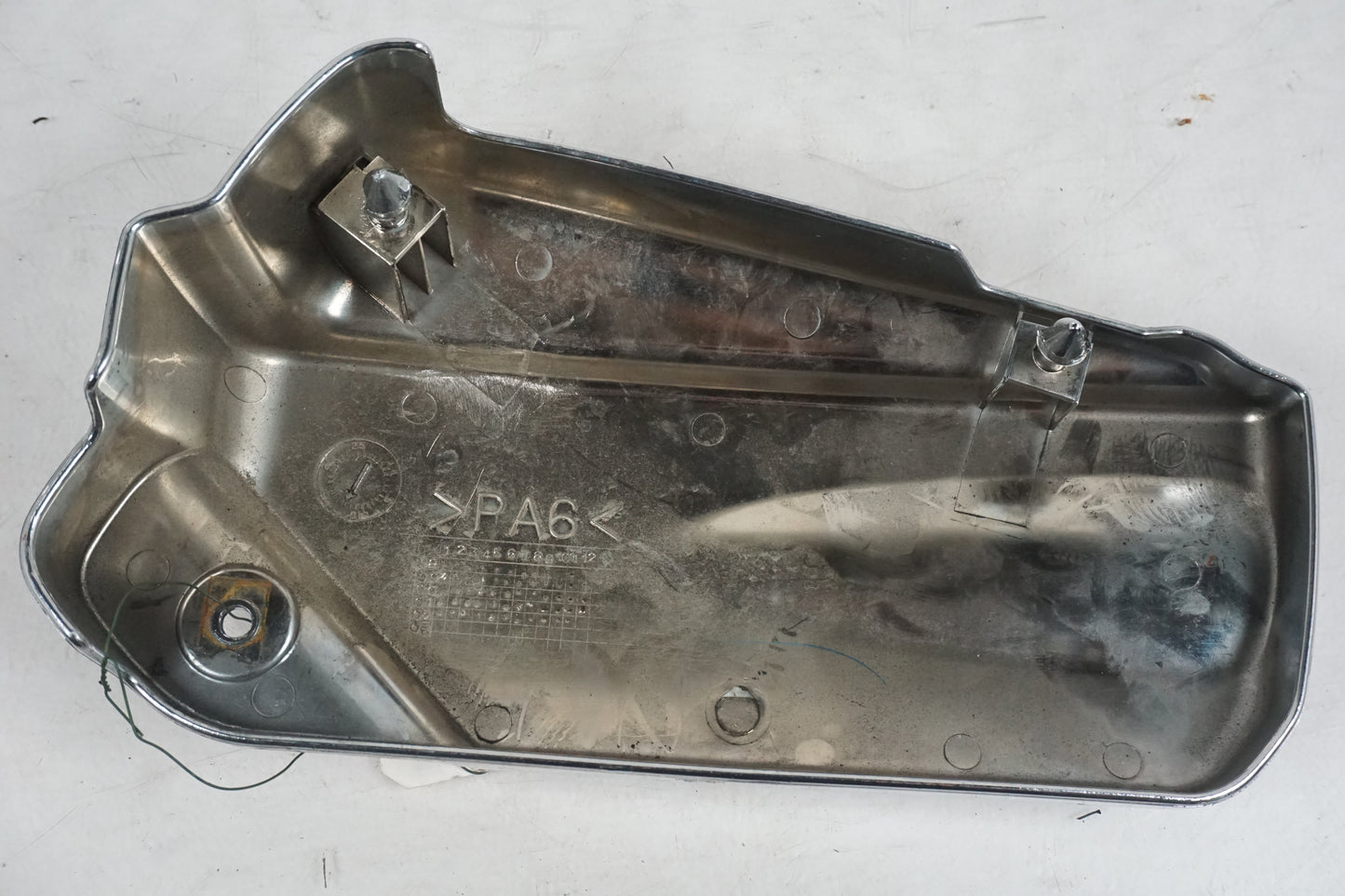 Extrabild2 på Motorkåpa från en Yamaha XVS 1100 -2003 motorcykel.