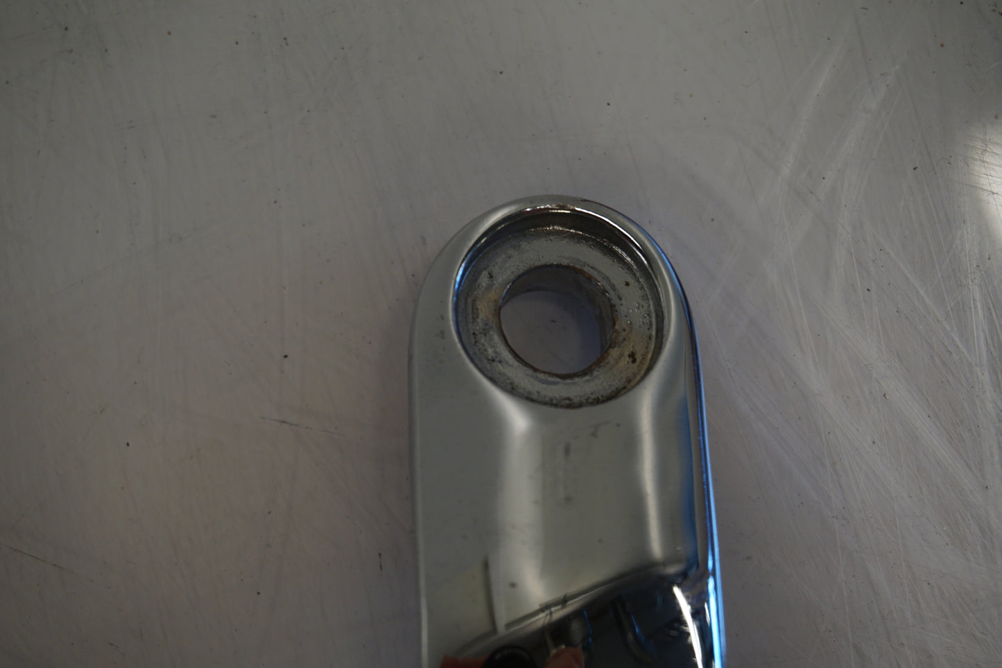 Extrabilder på Blinkersfäste från en H-D Softail Custom FXSTC -2007 motorcykel.