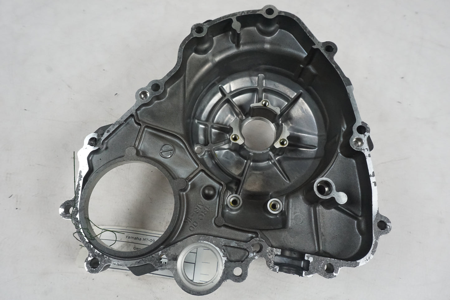 Snett uppifrån på Generatorkåpa från en Yamaha MT-09 -2014 motorcykel.