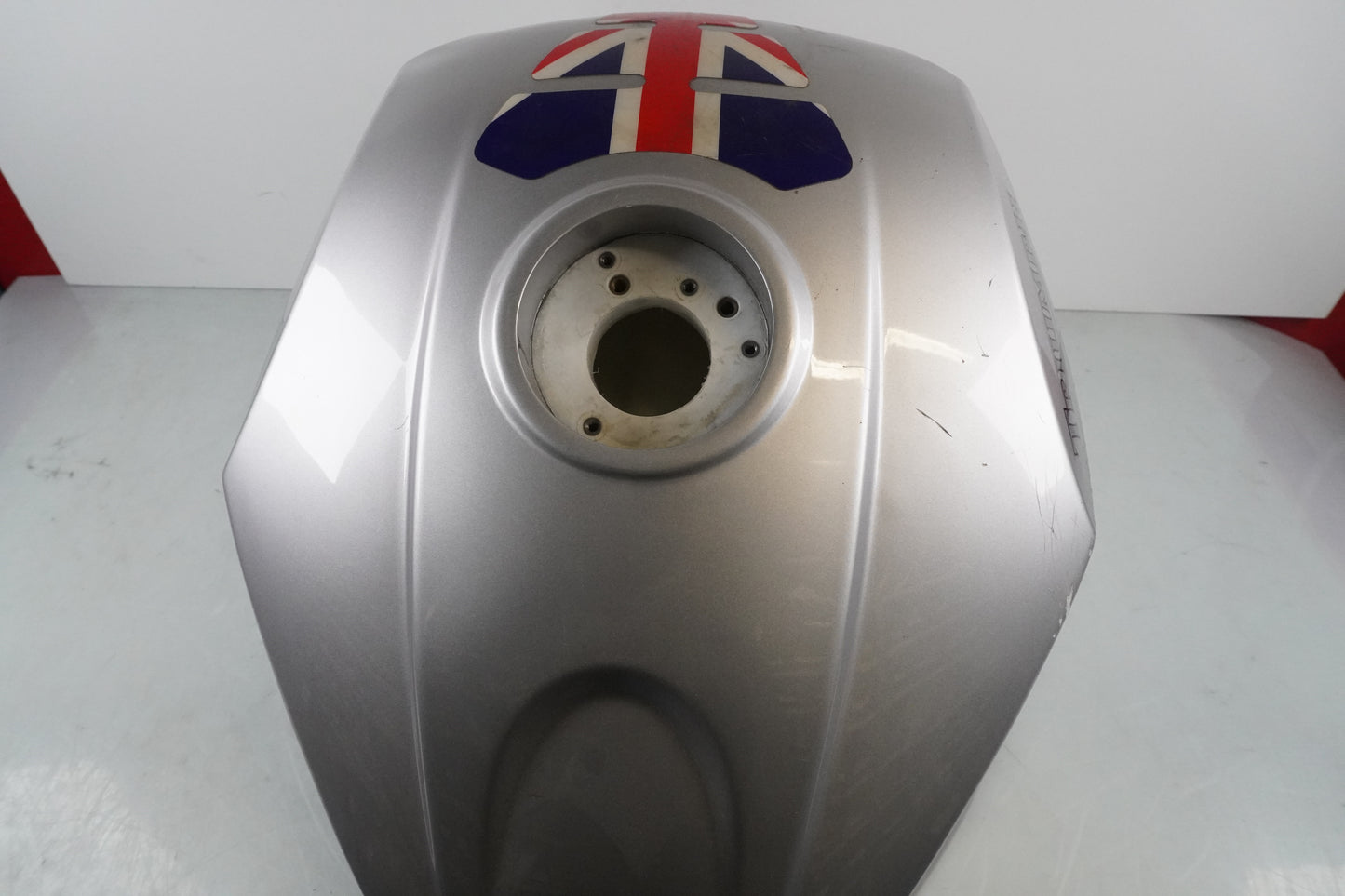 Extrabild5 pÄ Bensintank frÄn en Triumph Daytona 600 -2003 motorcykel.