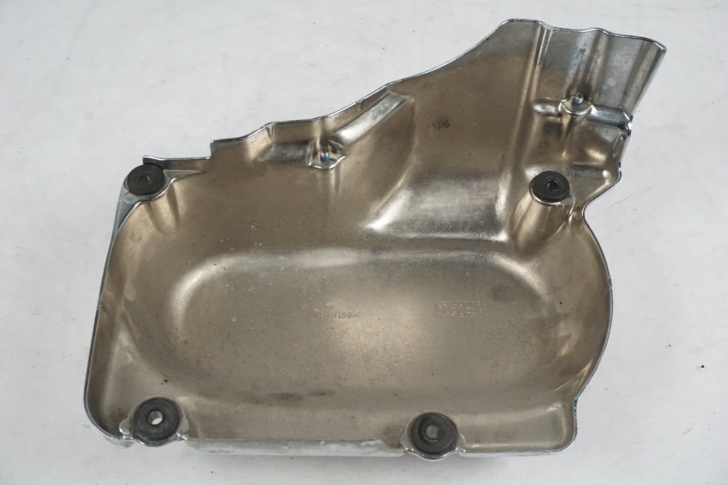 Extrabild2 på Motorkåpa från en Yamaha XVS 650 -2002 motorcykel.