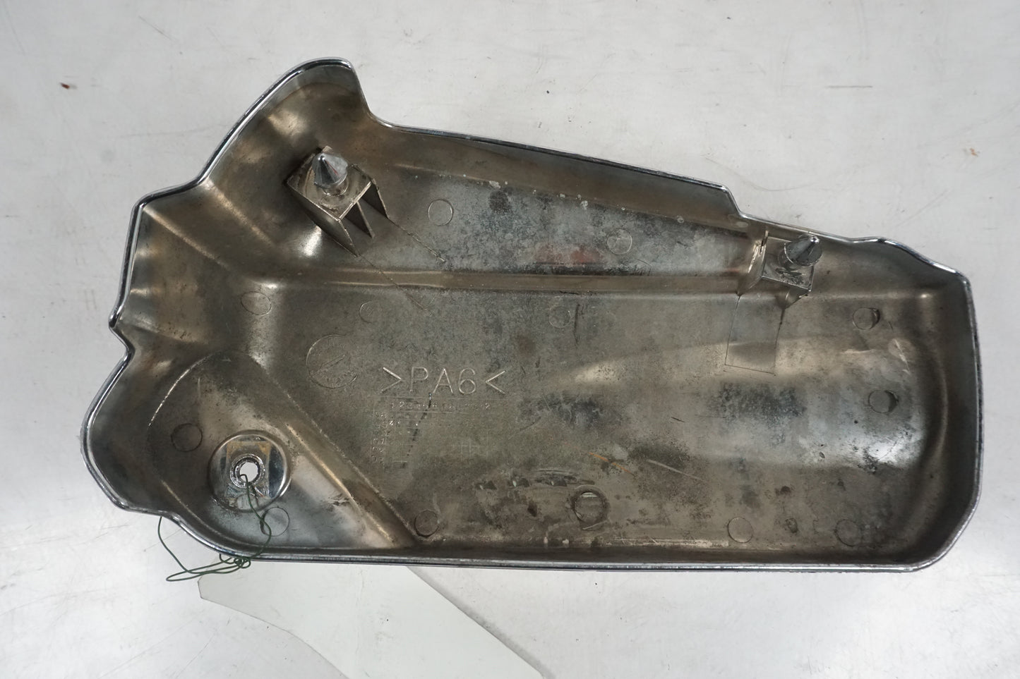 Snett uppifrån på Motorkåpa från en Yamaha XVS 1100 -2000 motorcykel.