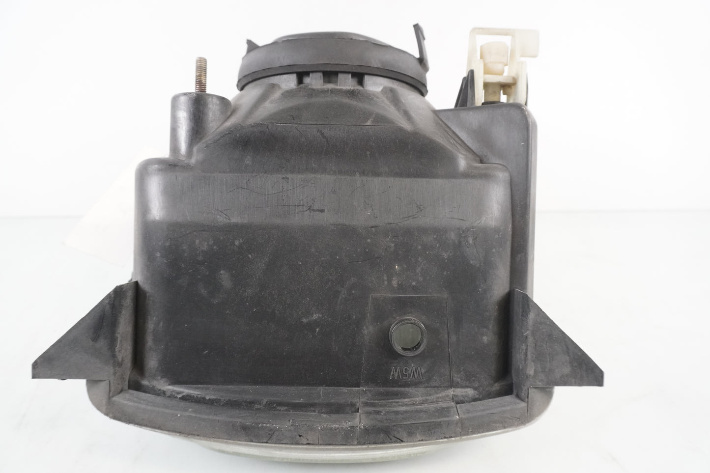 Snett nerifrån på Strålkastare från en BMW R 1100 RT -1999 motorcykel.