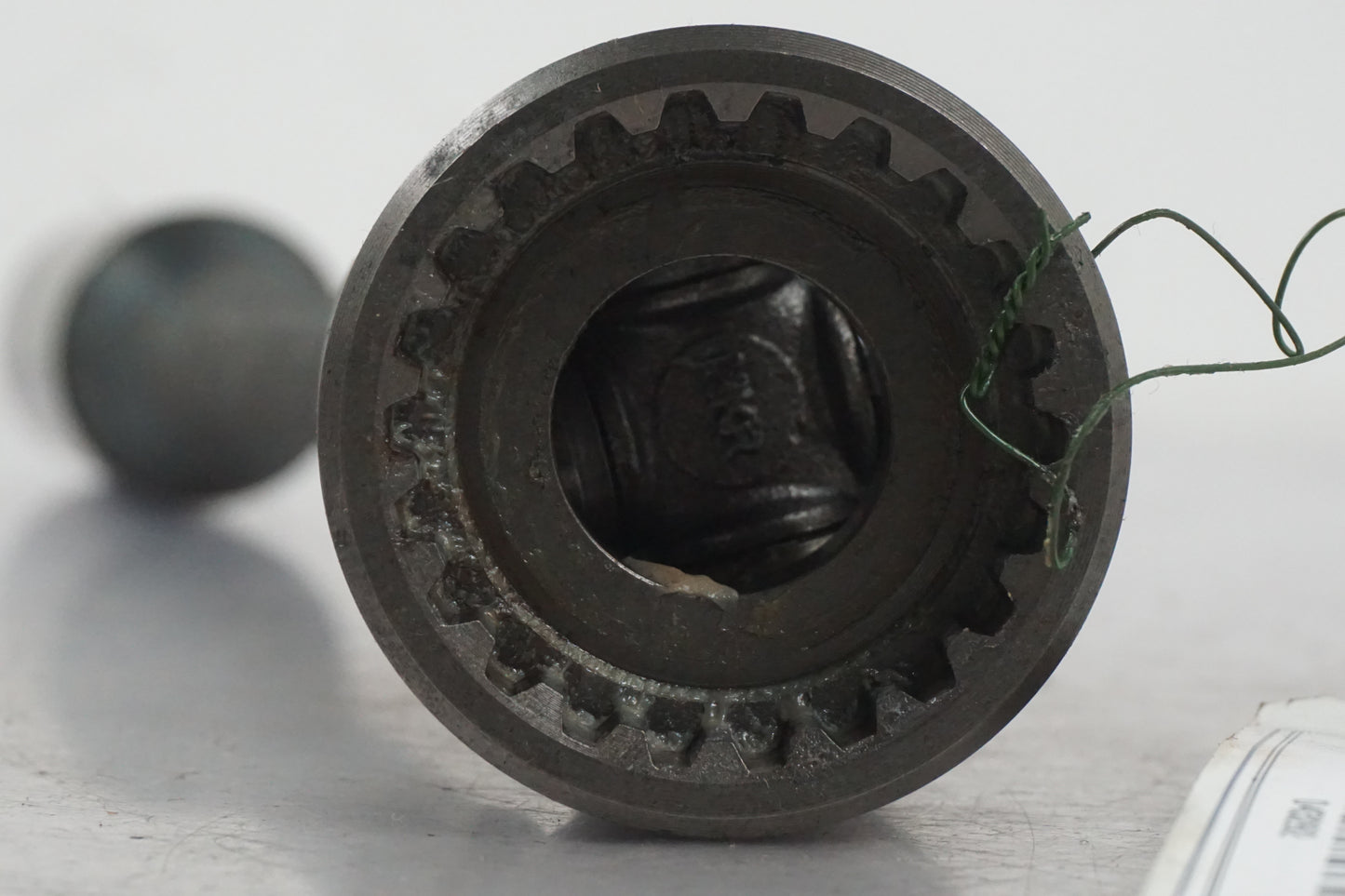 Vänster sida på Kardanaxel från en Kawasaki VN 1600 Mean Streak -2004 motorcykel.