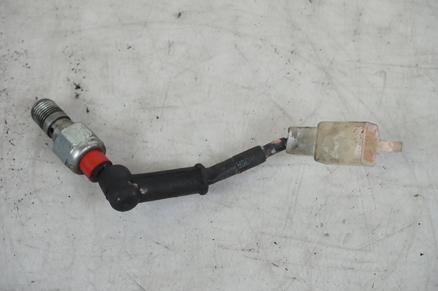 Contact de feu de frein