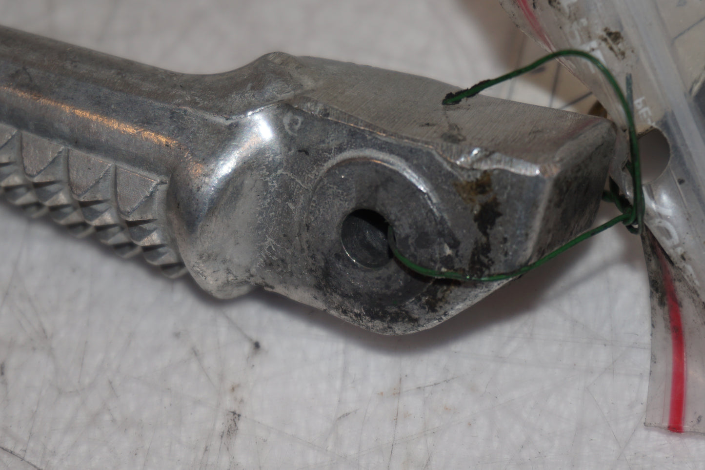 Extrabild1 på Fotpinne från en Honda CBR 1100 XX -1998 motorcykel.