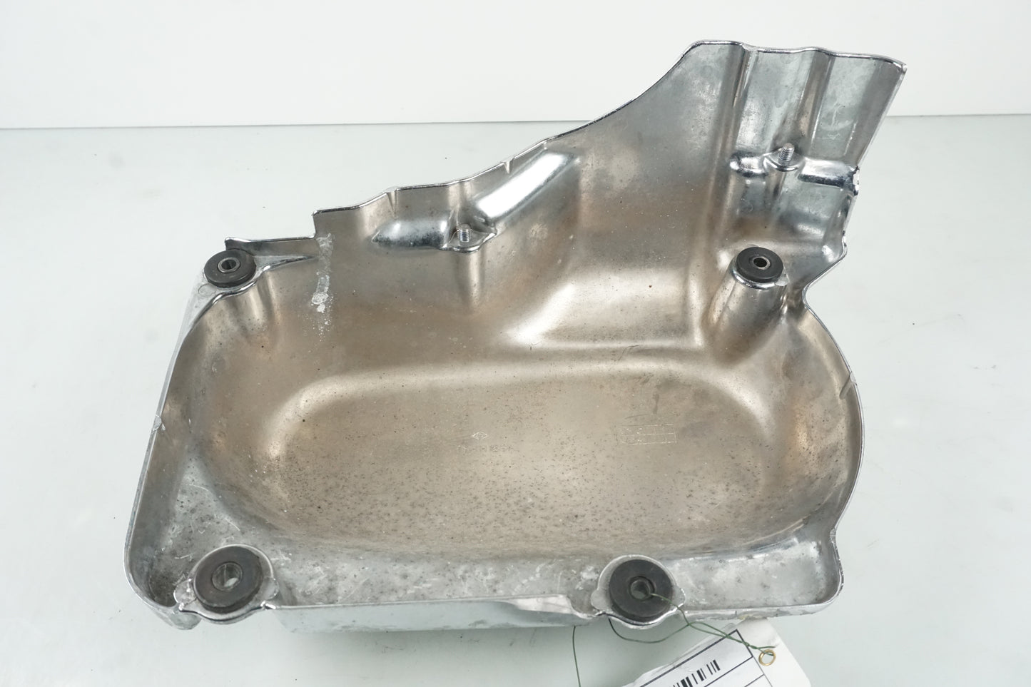 Snett uppifrån på Motorkåpa från en Yamaha XVS 650 -1999 motorcykel.