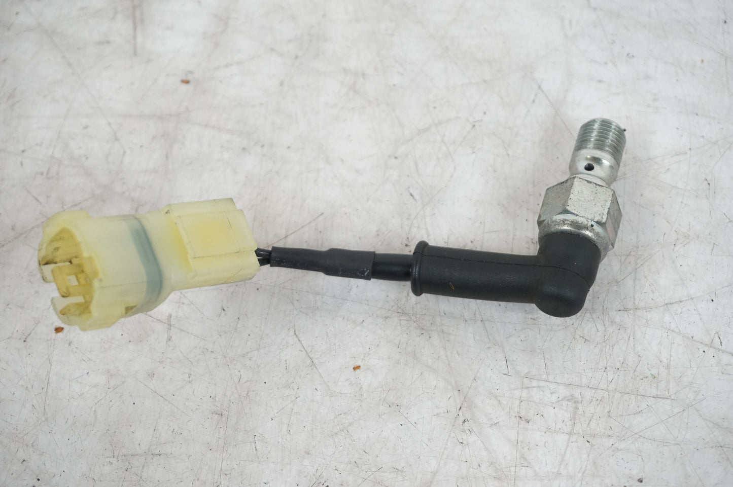 kontakt światła hamulcowego