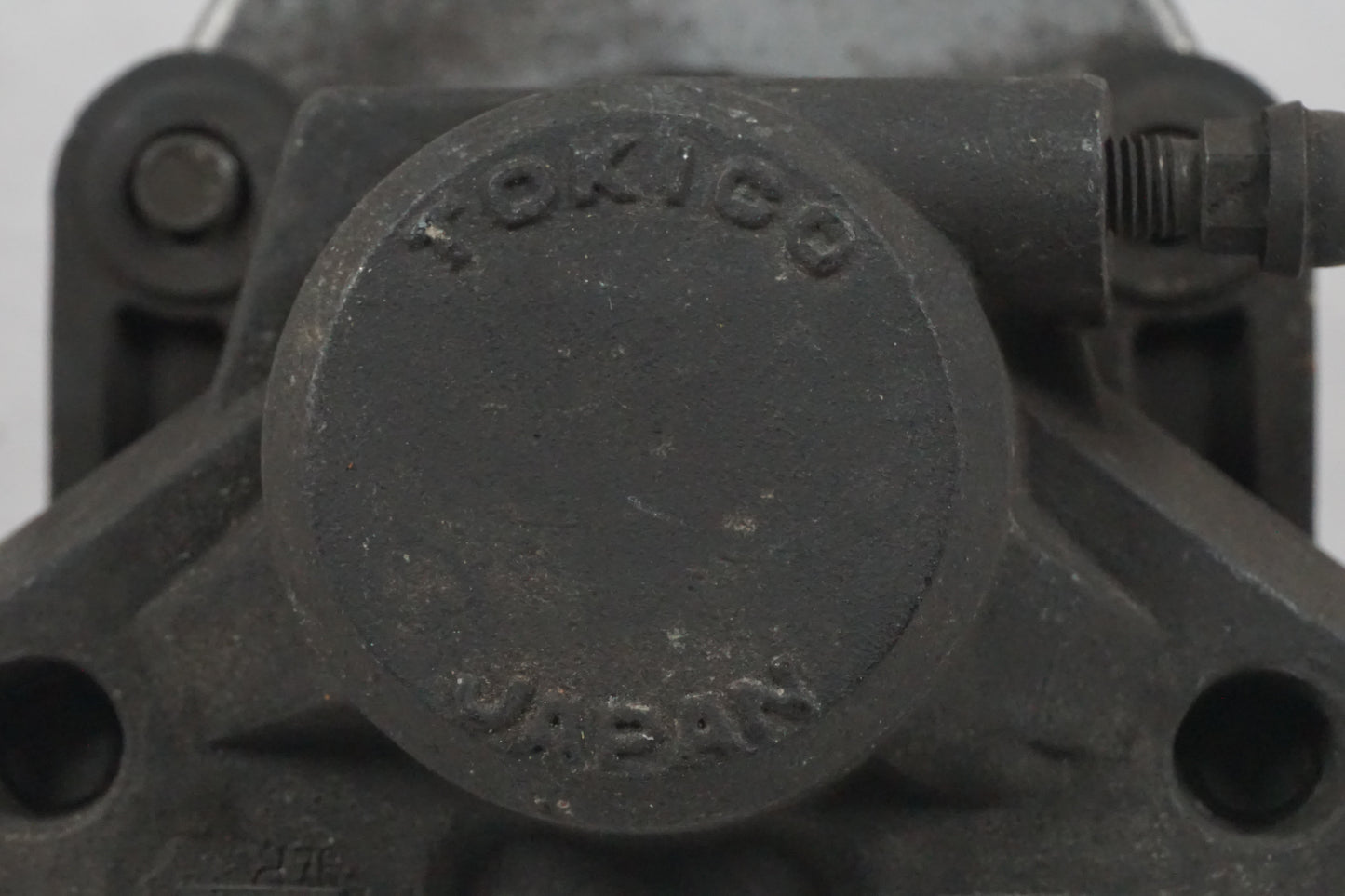 Extrabild2 på Bromsok från en Suzuki GSF 600 -2000 motorcykel.