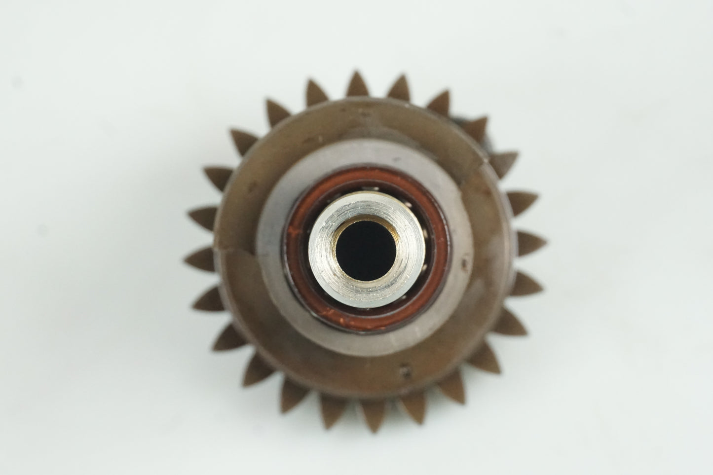 Snett uppifrån på Balansaxel från en Yamaha FJR 1300 -2005 motorcykel.