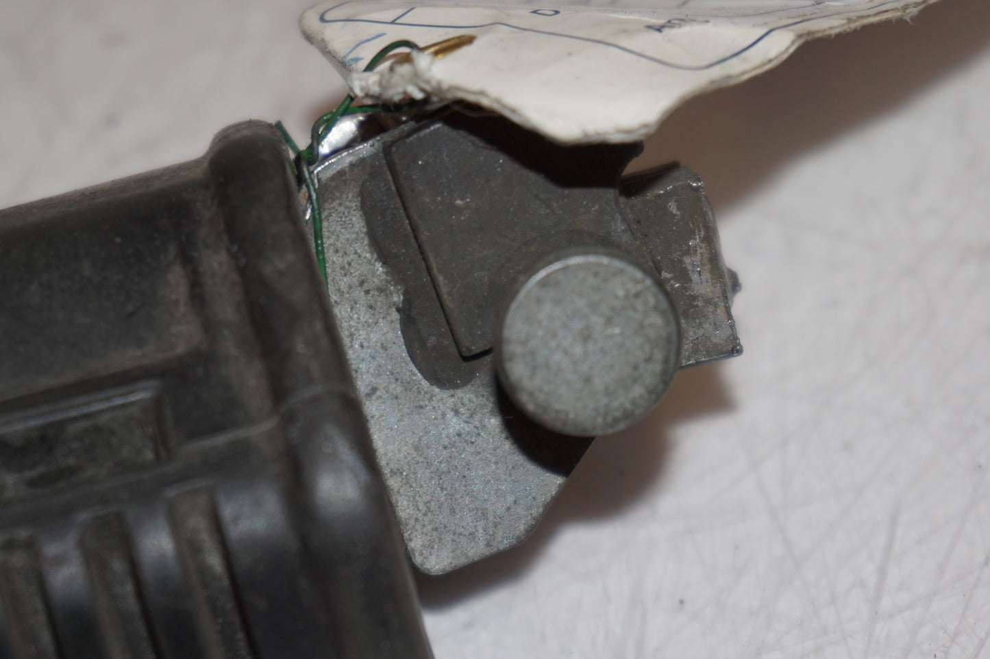 Extrabild2 på Fotpinne från en Suzuki GSX 1100 F -1990 motorcykel.