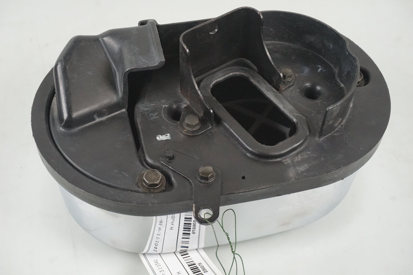 Snett nerifrån på Luftburk från en Kawasaki VN 1500 -1995 motorcykel.