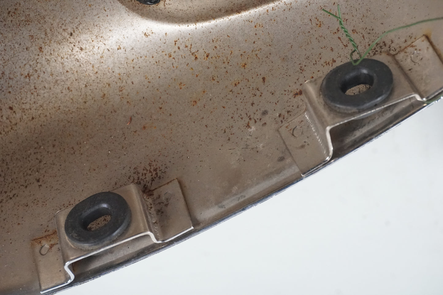 Snett nerifrån på Dekorkåpa från en Yamaha XV 1100 -1995 motorcykel.