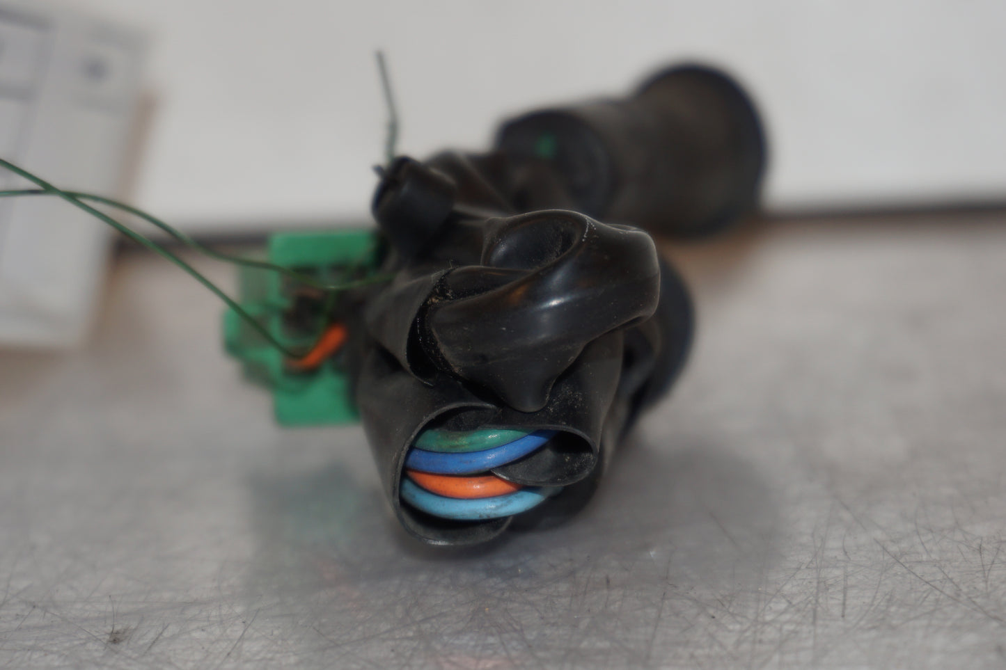 Vänster sida på Kontrollampor från en Honda VT 1100 C -2000 motorcykel.