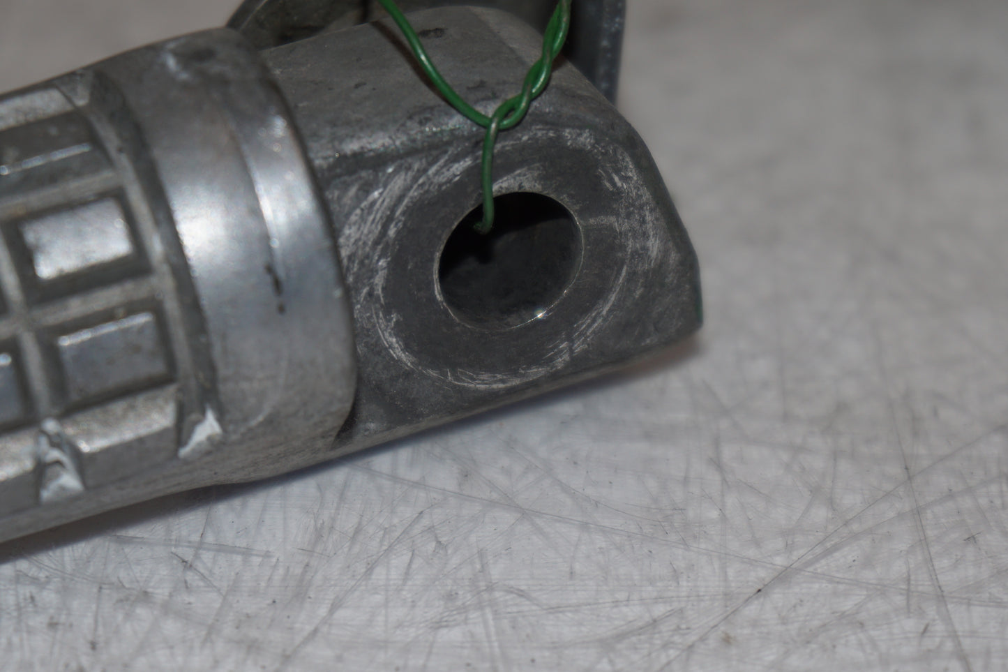 Extrabild1 på Fotpinne från en Kawasaki ZX-7R -1996 motorcykel.