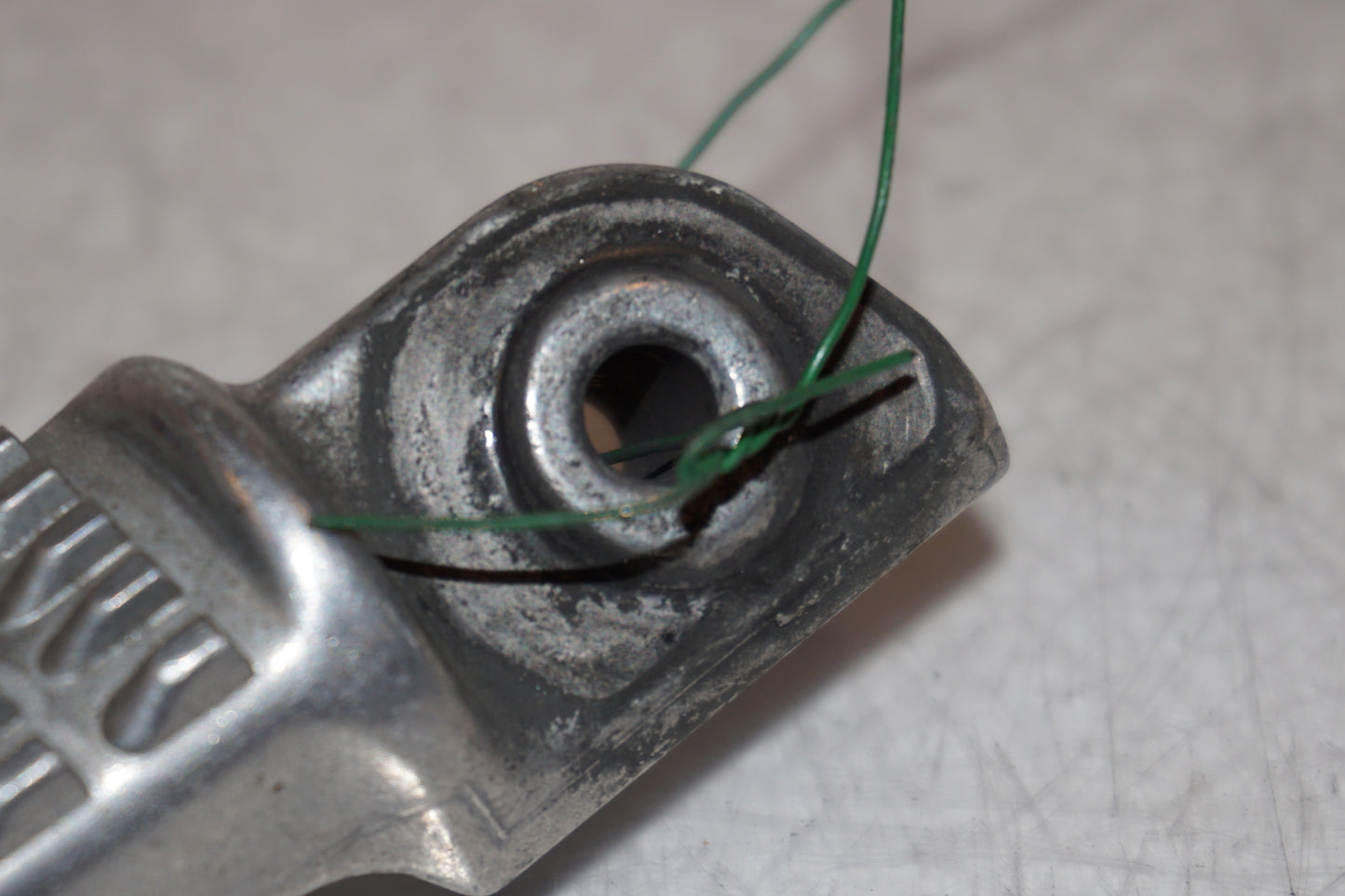 Extrabild1 på Fotpinne från en Kawasaki ER-6N -2006 motorcykel.