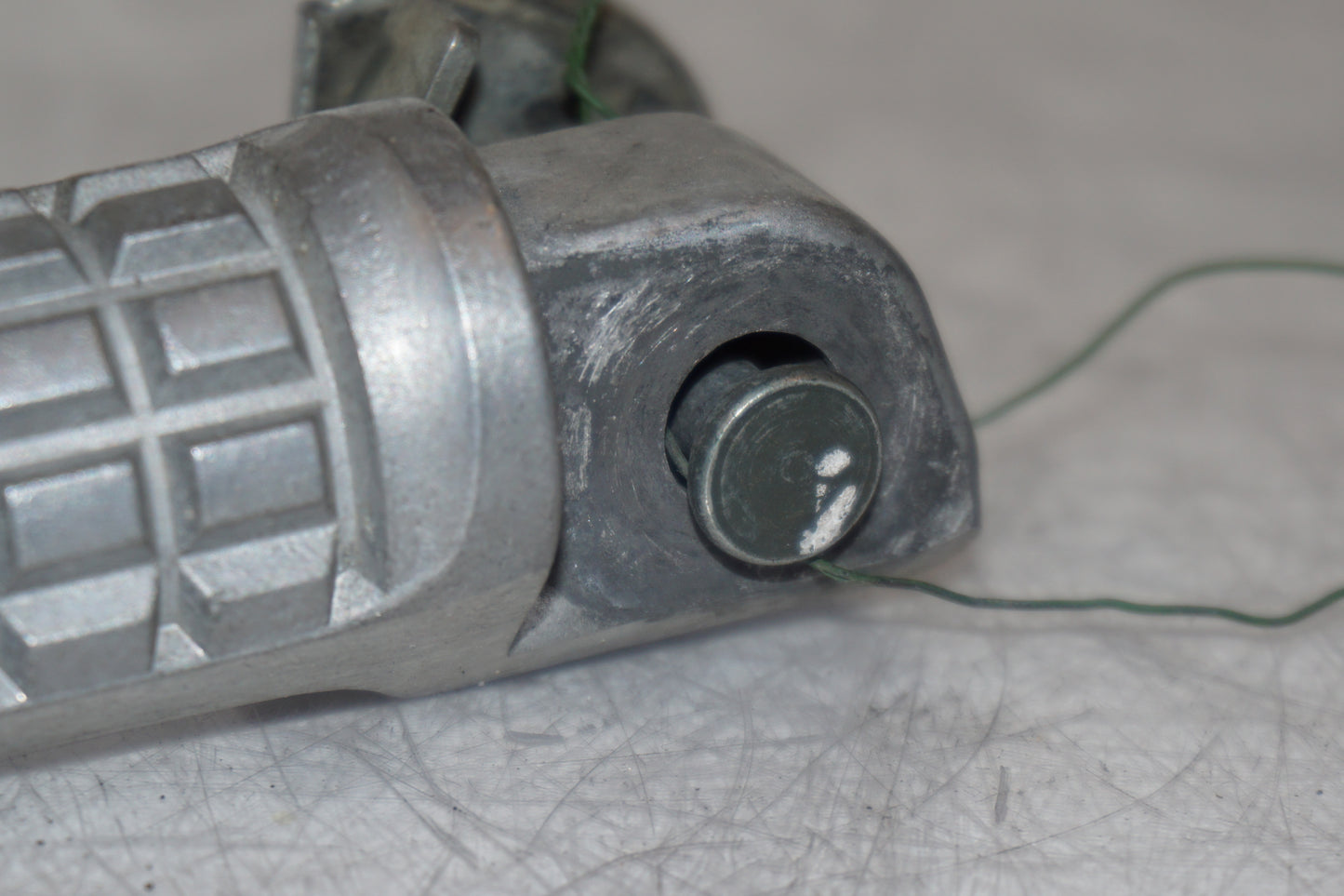 Extrabild1 på Fotpinne från en Kawasaki ZX-7R -1996 motorcykel.