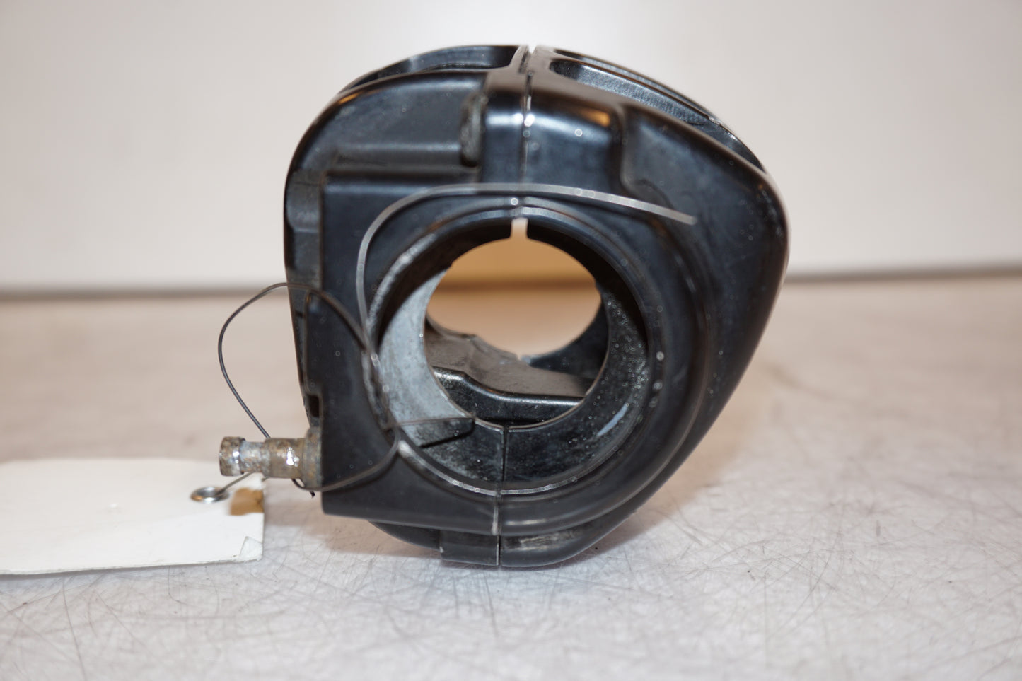 Extrabild2 på Styrelreglage från en H-D Dyna Street Bob FXDB/I -2007 motorcykel.