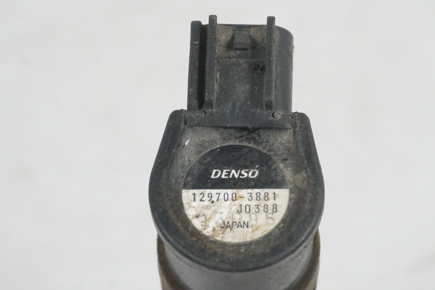 Höger sida på Tändspole från en Honda CBR 600 -2002 motorcykel.