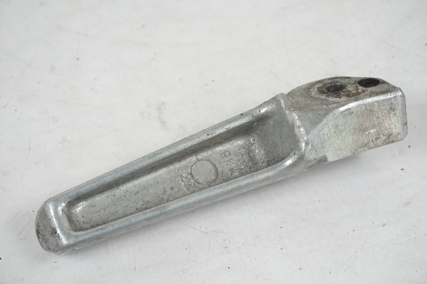 Baksidan på Fotpinne från en Honda CBR 900 RR -1995 motorcykel.