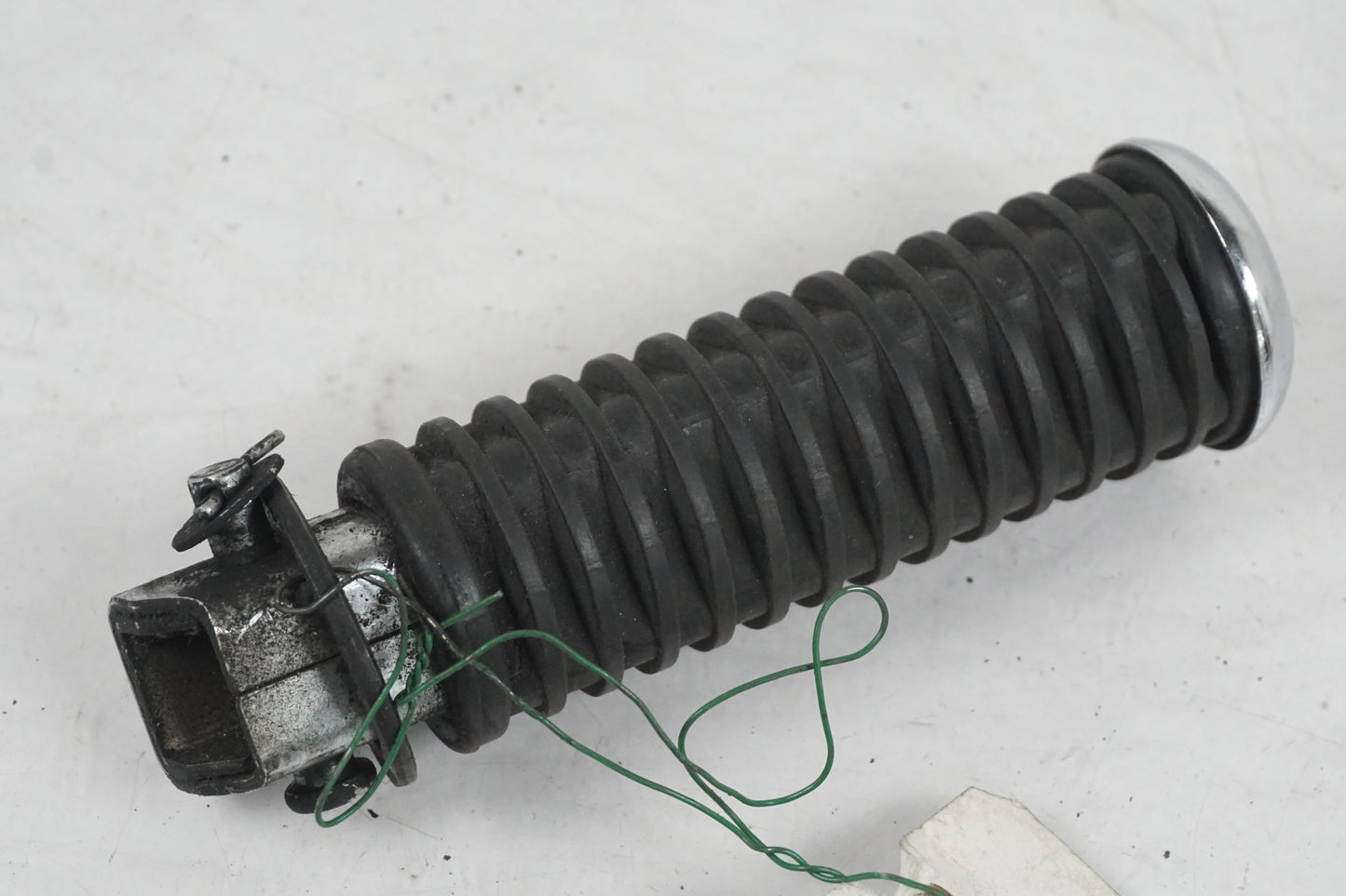 Baksidan på Fotpinne från en Honda VT 750 -2004 motorcykel.