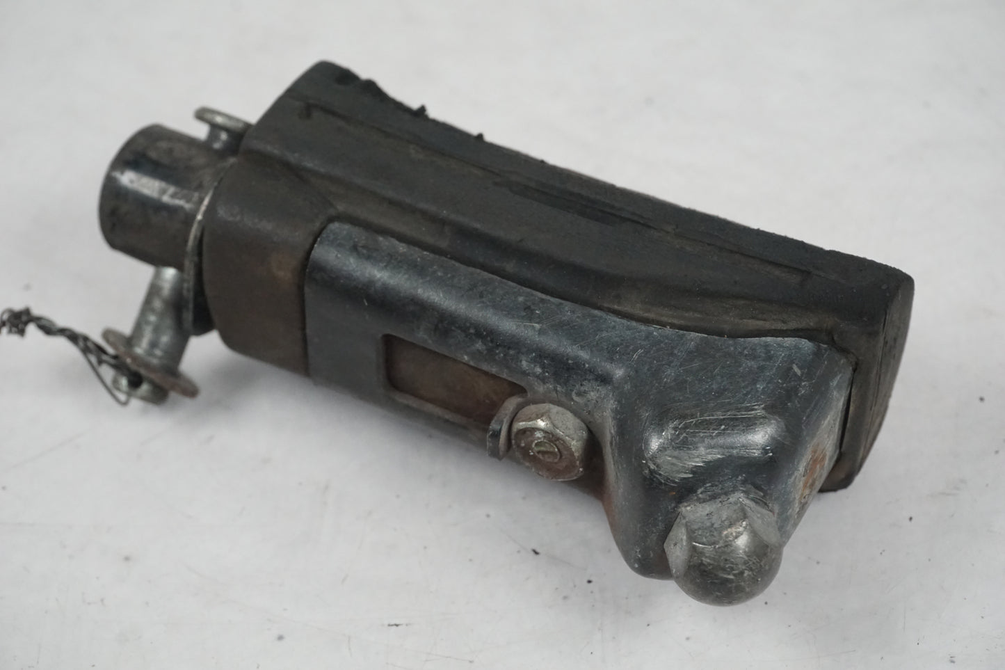 Baksidan på Fotpinne från en Honda CBR 125 R -2011 motorcykel.