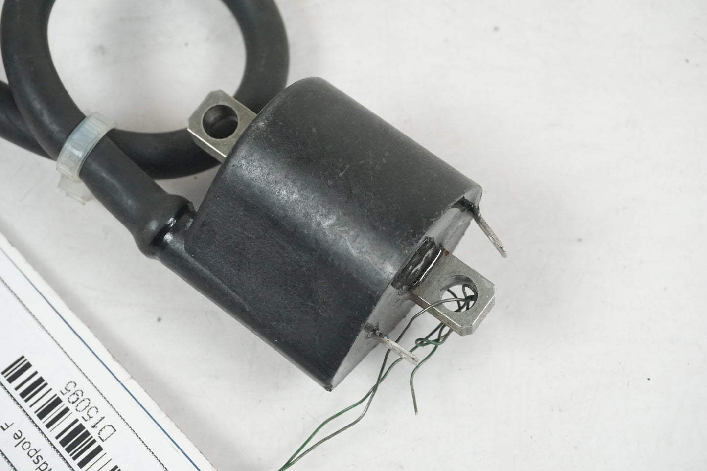 Baksidan på Tändspole från en Suzuki SV 1000 -2004 motorcykel.