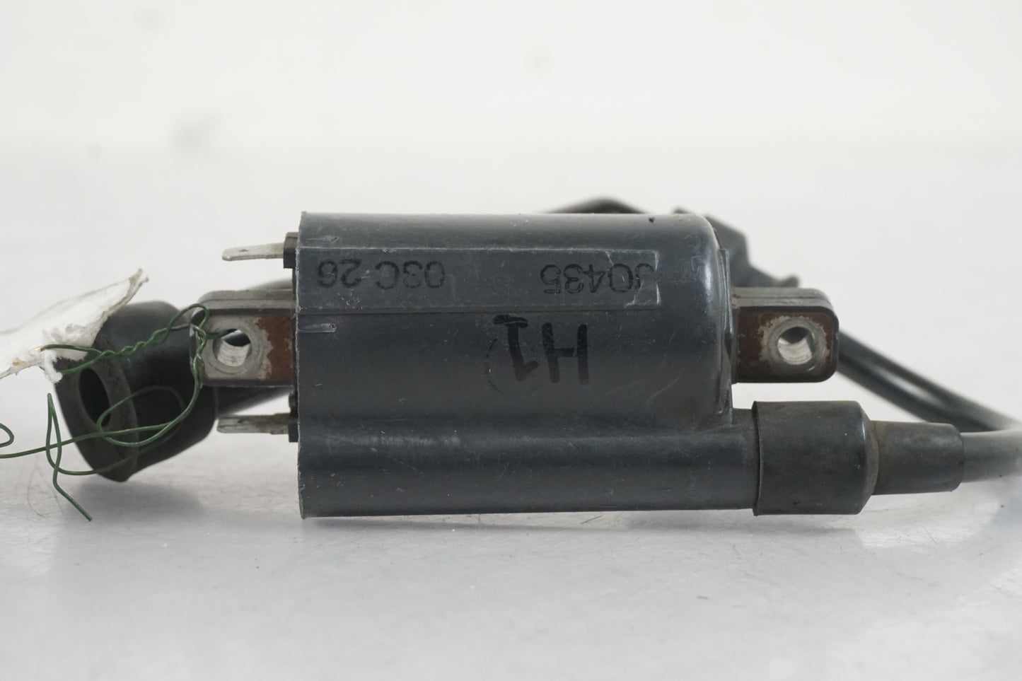 Baksidan pÄ TÀndspole frÄn en Suzuki VL 800 -2001 motorcykel.