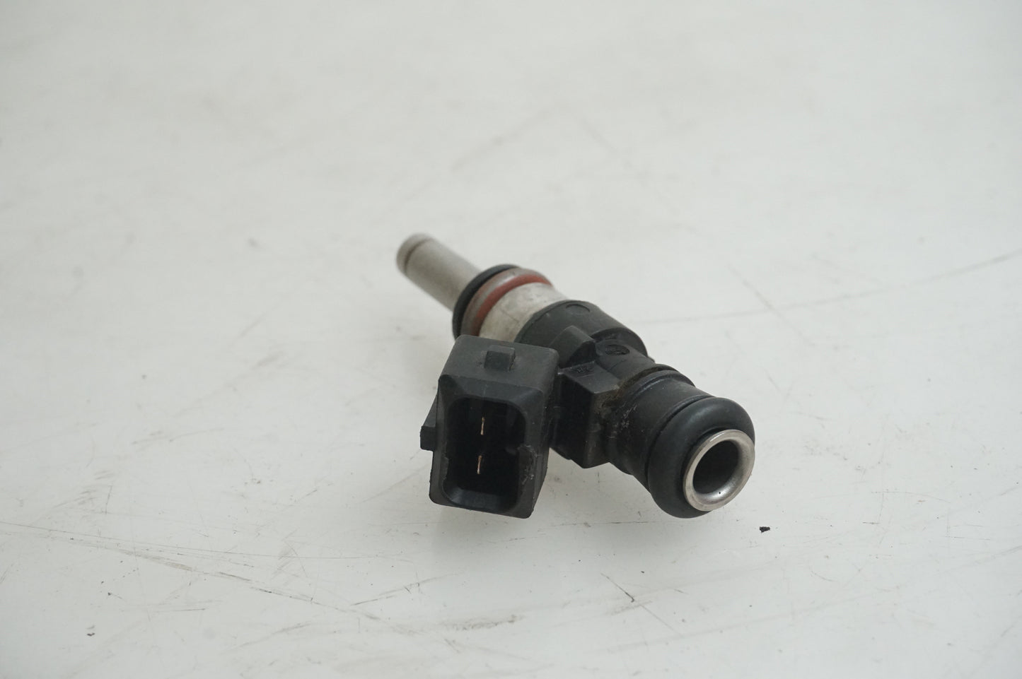 Höger sida på Spridare från en BMW R 1200 R -2007 motorcykel.