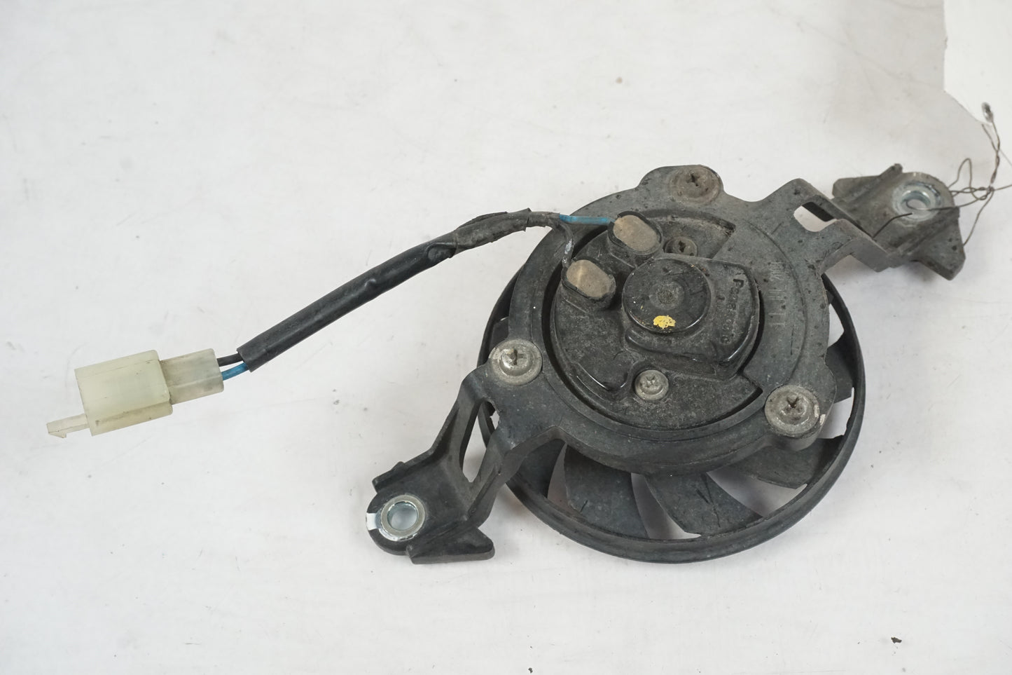 Baksidan på Vattenkylfläkt från en Yamaha YZF-R 125 -2009 motorcykel.