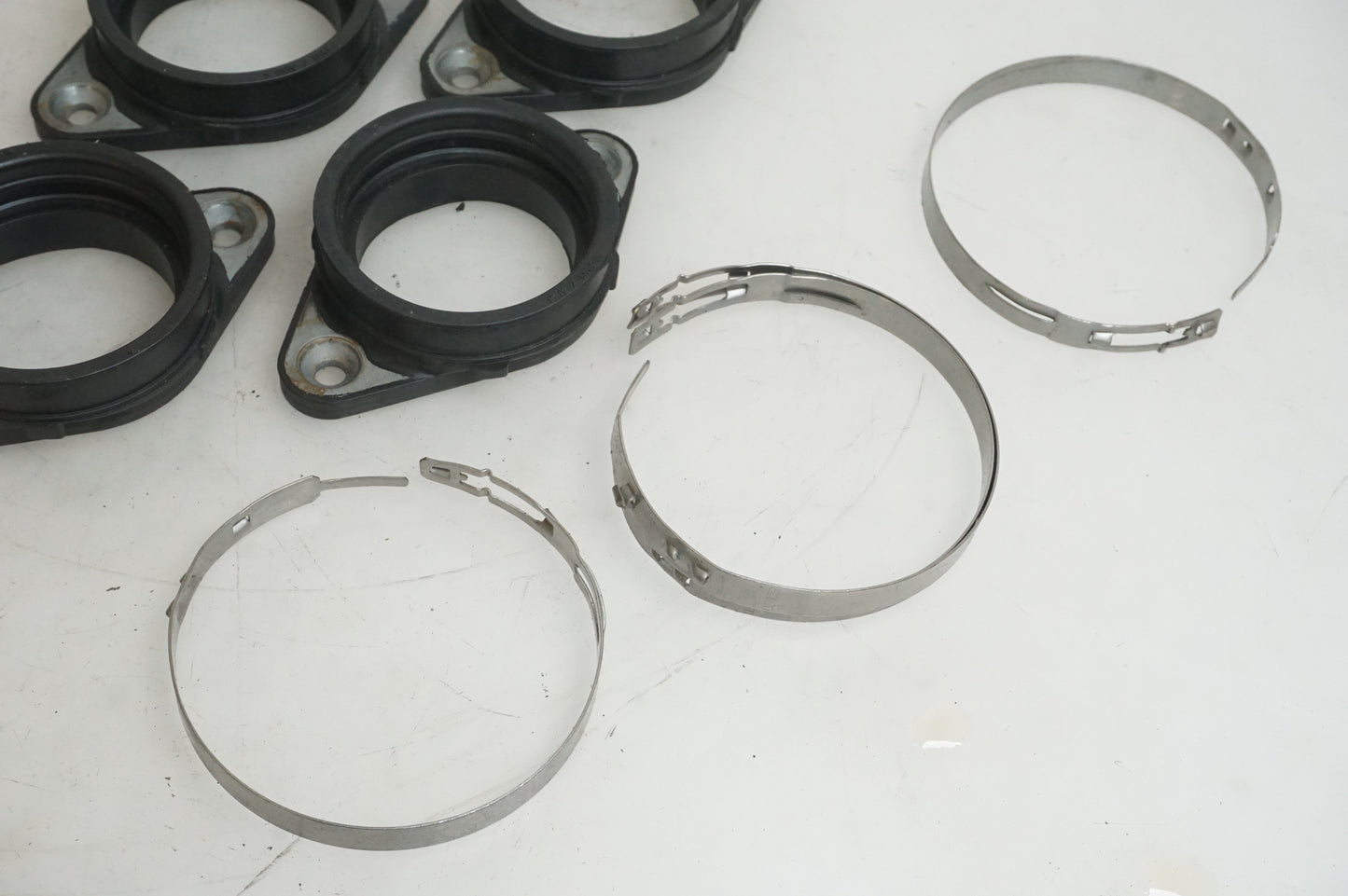 Höger sida på Insug från en BMW S 1000 RR -2015 motorcykel.