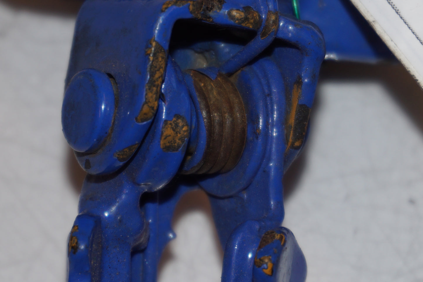 Snett nerifrån på Fotpinne från en Suzuki DR 750 S -1988 motorcykel.