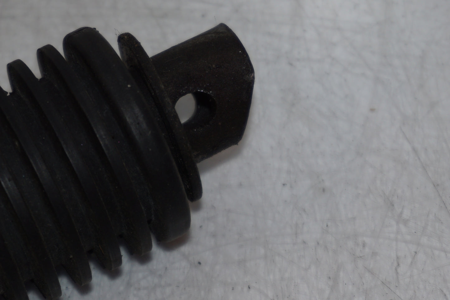 Snett uppifrån på Fotpinne från en Suzuki DR 750 S -1989 motorcykel.