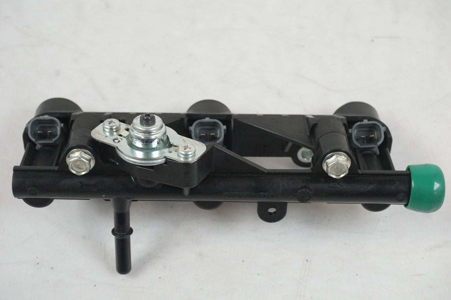 Snett uppifrån på Spjällhus från en Yamaha MT-09 Tracer -2015 motorcykel.