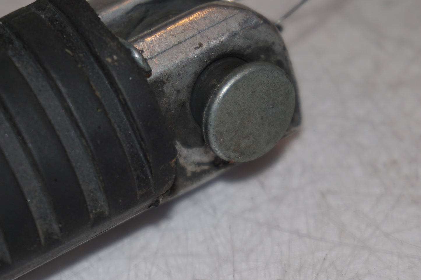 Extrabild2 på Fotpinne från en Kawasaki ZX-6R -1998 motorcykel.