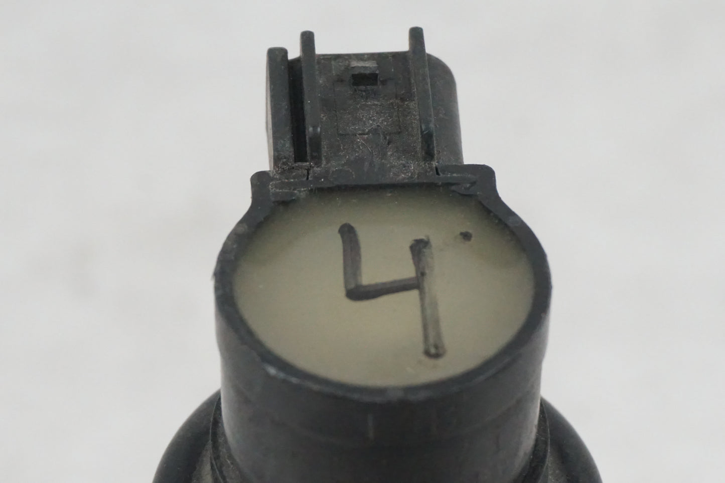 Höger sida på Tändspole från en Yamaha YZF 1000 R1 -2009 motorcykel.