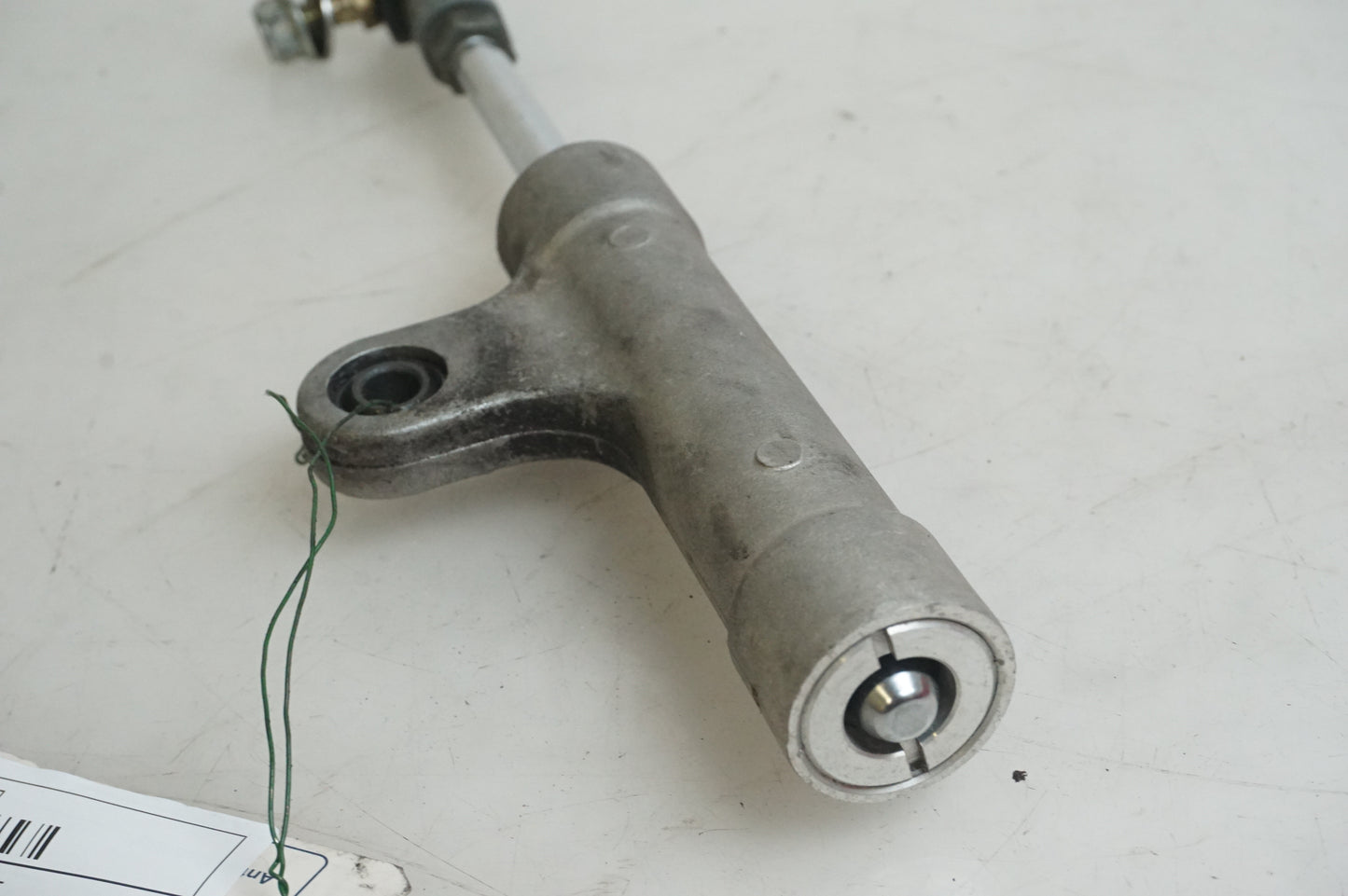 VÀnster sida pÄ StyrdÀmpare frÄn en Suzuki GSX-R 1000 -2003 motorcykel.