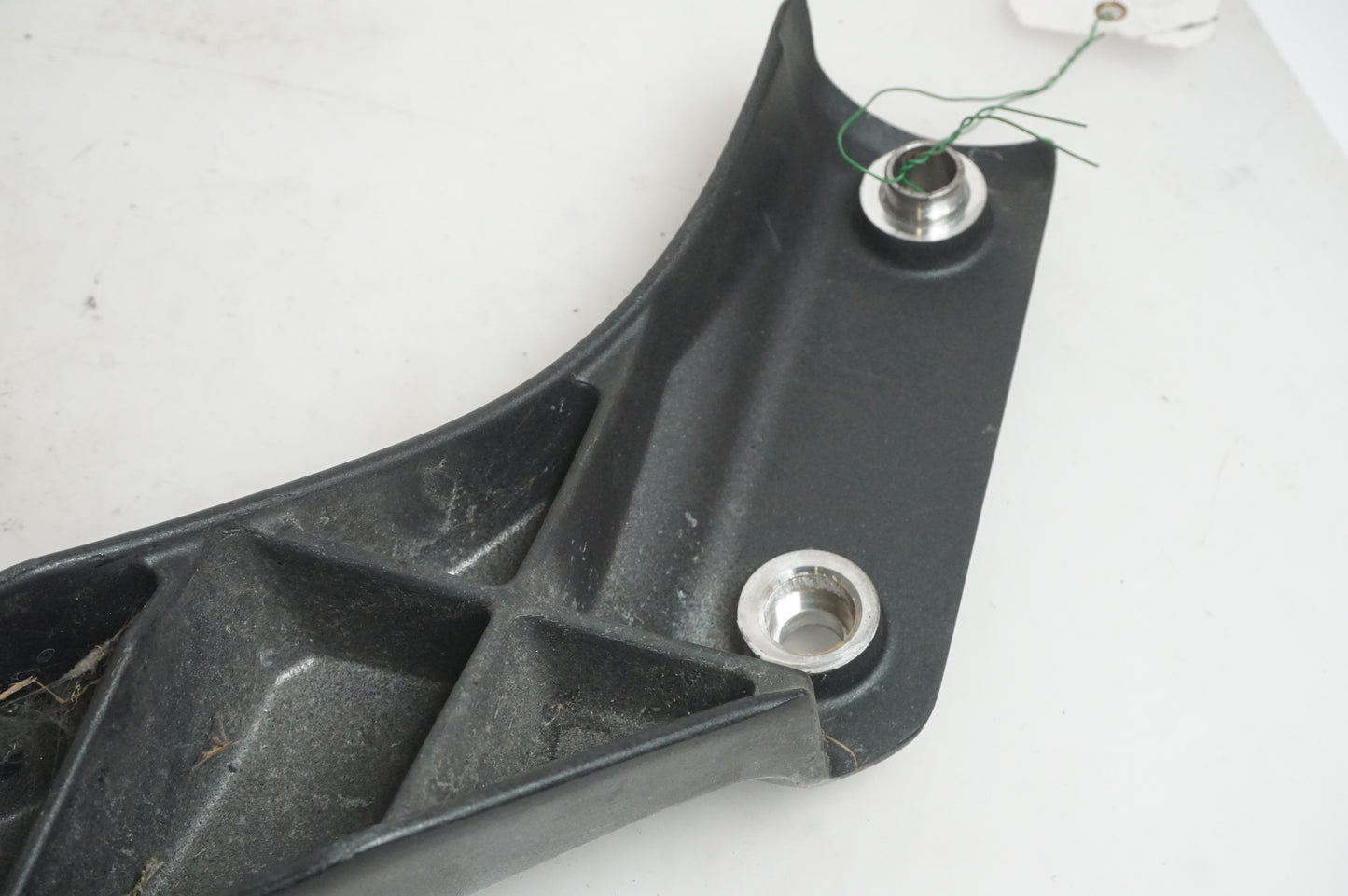 Snett uppifrån på Bakskärmstag från en Yamaha XV 1700 -2003 motorcykel.