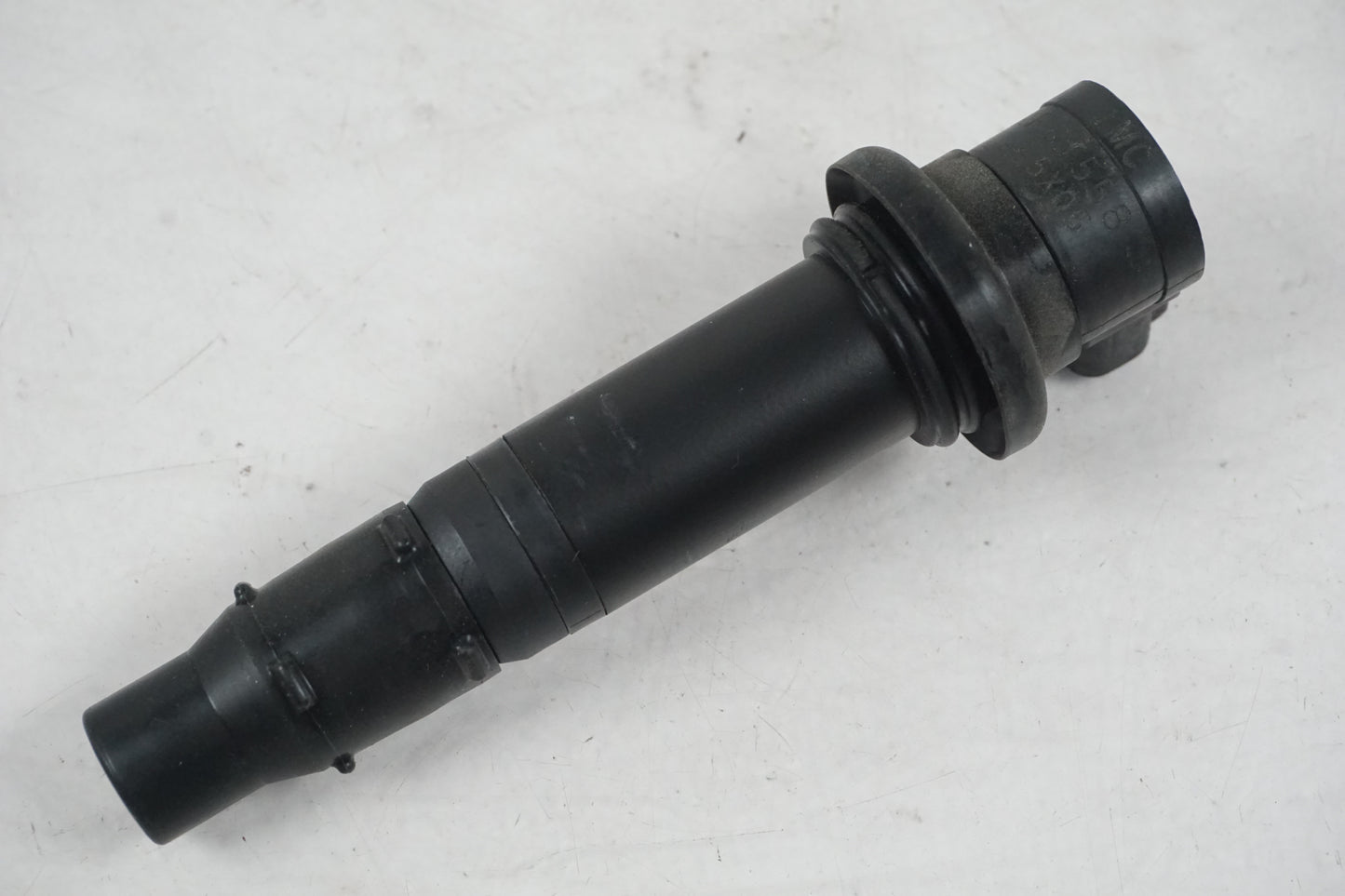 Baksidan på Tändspole från en Yamaha FJR 1300 -2016 motorcykel.