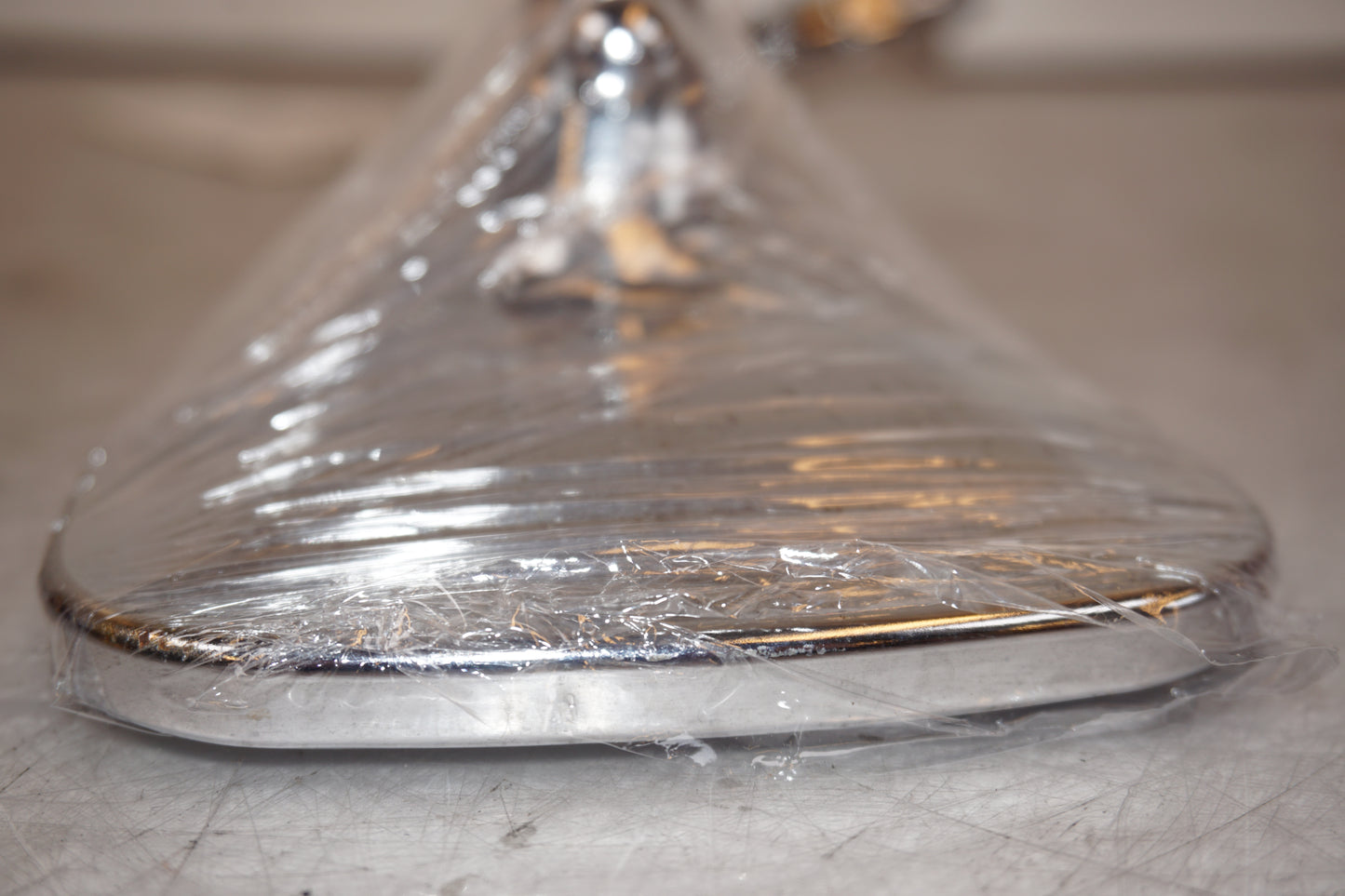 Snett nerifrån på Backspegel från en Kawasaki VN 900 -2007 motorcykel.