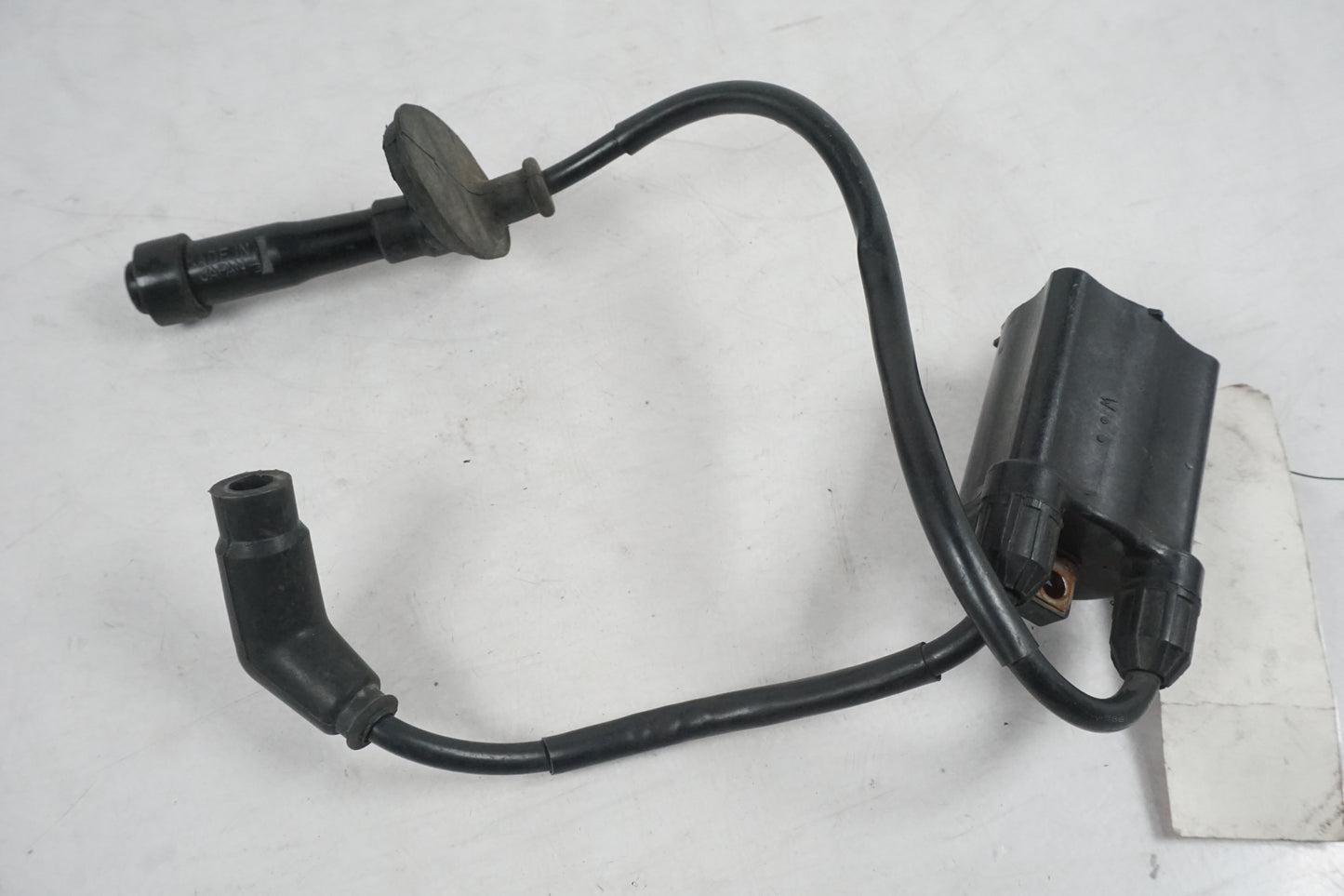 Höger sida på Tändspole från en Honda XL 650 V -2000 motorcykel.