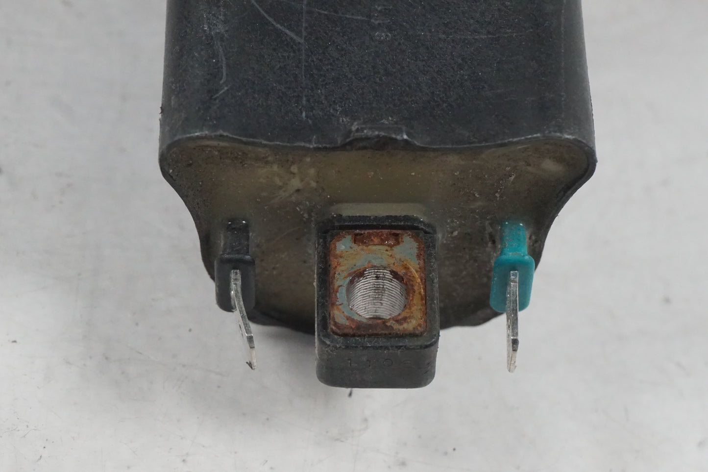 Vänster sida på Tändspole från en Honda CB 750 SF -1999 motorcykel.